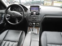Gebraucht Mercedes C300 Elegance 231 PS (169 kW) 2009 Palladiumsilber Limousine