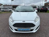 Gebraucht Ford Fiesta Trend 82 PS (60 kW) 2015 Weiß Kleinwagen