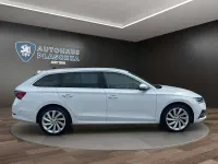 Gebraucht Skoda Octavia Style 116 PS (85 kW) 2024 Moonweiß (s9r.) Kombi