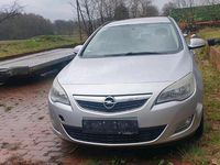 Gebraucht Opel Astra 110 PS (80 kW) 2012 Silber Limousine