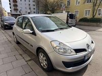 Gebraucht Renault Clio II 111 PS (81 kW) 2006 Silber Limousine