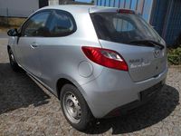 Gebraucht Mazda 2 Inclusive 75 PS (55 kW) 2008 Silber Kleinwagen