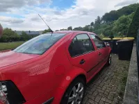 Gebraucht VW Bora 115 PS (84 kW) 1999 Rot Limousine
