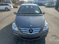 Gebraucht Mercedes B200 136 PS (100 kW) 2009 Grau Van / Kleinbus