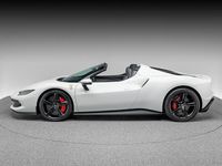 Gebraucht Ferrari 296 829 PS (609 kW) 2025 Bianco cervino Cabrio