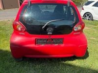 Brugt Toyota Aygo 68 HK (50 kW) 2006 Rød Hatchback