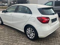Gebraucht Mercedes A180 122 PS (89 kW) 2017 Weiß Limousine