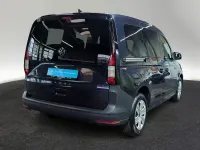 Gebraucht VW Caddy Basis 122 PS (89 kW) 2024 Starlight blue metallic Van / Kleinbus