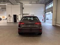 Gebraucht Audi A3 Design 116 PS (85 kW) 2017 Braun Limousine