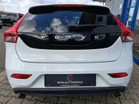Gebraucht Volvo V40 You! 120 PS (88 kW) 2014 Ice white Limousine