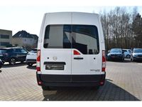 Gebraucht Opel Movano 110 PS (80 kW) 2018 Weiß (casablancaweiß) Van / Kleinbus