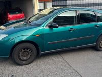 Używany Ford Focus Trend 101 KM (74 kW) 1998 Zielony Sedan/Limuzyna