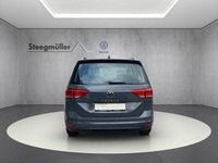 Gebraucht VW Touran Highline 150 PS (110 kW) 2022 Grau Van / Kleinbus