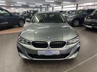 Gebraucht BMW 318 Sport Line 150 PS (110 kW) 2022 Skyscraper grau Kombi