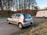 Gebraucht Renault Clio II Authentique 75 PS (55 kW) 2011 Grau Limousine