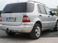 Usata Mercedes ML270 163 CV (119 kW) 2004 Argento SUV