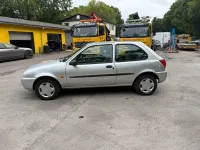 Gebraucht Ford Fiesta 75 PS (55 kW) 1999 Silber Kleinwagen