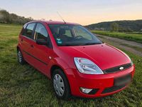 Używany Ford Fiesta 80 KM (58 kW) 2005 Czerwony Hatchback