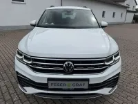 Gebraucht VW Tiguan R-line 150 PS (110 kW) 2024 Pure white SUV