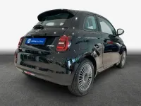 Neu Fiat 500 Icon 65 PS (47 kW) 2026 Schwarz Limousine