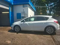 Gebraucht Opel Astra 121 PS (88 kW) 2012 Weiß Kleinwagen