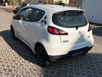 Gebraucht Mitsubishi Colt 75 PS (55 kW) 2012 Weiß Kleinwagen