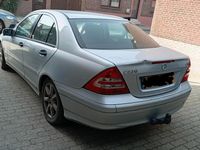 Gebraucht Mercedes 220 150 PS (110 kW) 2006 Silber Limousine