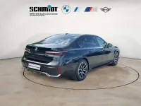 Gebraucht BMW 740 M Sport 299 PS (219 kW) 2024 Saphirschwarz metallic Limousine