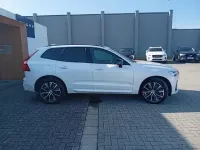 Gebraucht Volvo XC60 Plus 197 PS (144 kW) 2023 Crystal white / metallic SUV