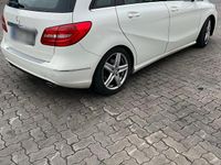 Gebraucht Mercedes B180 122 PS (89 kW) 2014 Weiß Van / Kleinbus