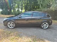 Gebraucht Opel Astra Cosmo 140 PS (102 kW) 2007 Schwarz Limousine