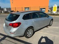 Używany Opel Astra Edition 140 KM (102 kW) 2012 Srebrny Kombi