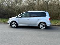 Używany VW Touran 102 KM (75 kW) 2012 Srebrny Minivan