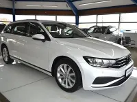 Gebraucht VW Passat Basis 150 PS (110 kW) 2023 Weiß Kombi