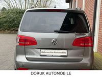 Second-hand VW Touran 140 CP (102 kW) 2011 Gri Monovolum
