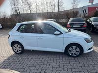 Gebraucht Skoda Fabia Ambition 60 PS (44 kW) 2015 Weiß Limousine