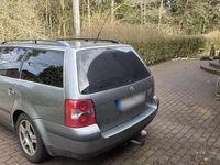 Second-hand VW Passat 100 CP (73 kW) 2004 Gri Break