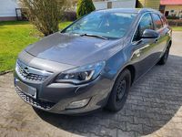 Gebraucht Opel Astra 140 PS (102 kW) 2011 Silber Kombi
