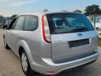 Gebraucht Ford Focus Style 101 PS (74 kW) 2009 Silber Limousine