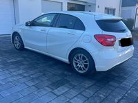 Gebraucht Mercedes A200 136 PS (100 kW) 2015 Weiß Limousine