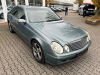 Gebraucht Mercedes E220 Classic 150 PS (110 kW) 2005 Blau Limousine