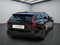 Gebraucht Volvo V60 Plus 197 PS (144 kW) 2025 Schwarz Kombi