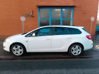 Gebraucht Opel Astra 140 PS (102 kW) 2012 Weiß Kombi