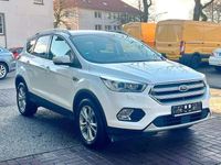 Gebraucht Ford Kuga Titanium 150 PS (110 kW) 2019 Weiß SUV