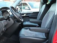 Gebraucht VW Multivan Generation Six 150 PS (110 kW) 2022 Lh3t kirschrot Van