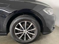 Gebraucht VW Polo Life 80 PS (58 kW) 2023 2t deep black perleffekt (metallic) Kleinwagen