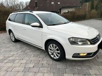 Gebraucht VW Passat Trendline 140 PS (102 kW) 2012 Weiß Kombi