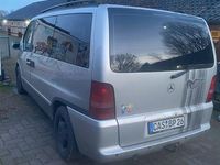 Gebraucht Mercedes V220 122 PS (89 kW) 2001 Silber Van / Kleinbus