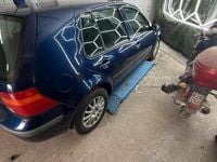 Second-hand VW Golf IV 75 CP (55 kW) 2003 Albastru Hatchback
