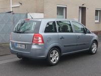 Gebraucht Opel Zafira Selection 116 PS (85 kW) 2011 Silber Van / Kleinbus